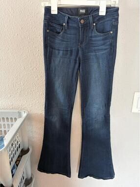 Paige Denim Lou Lou Dark wash Kick Flare Jeans size 25. Inseam is 30in. Very str